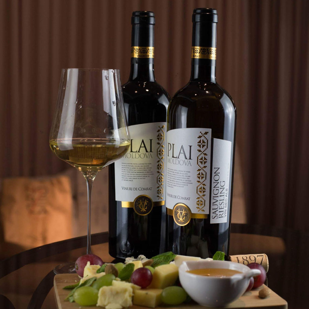 Weiß-Wein-trocken-Plai